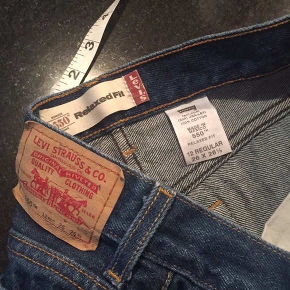 90s Levi’s 550 high waist cutoff jean shorts 26” - Picture 5 of 8